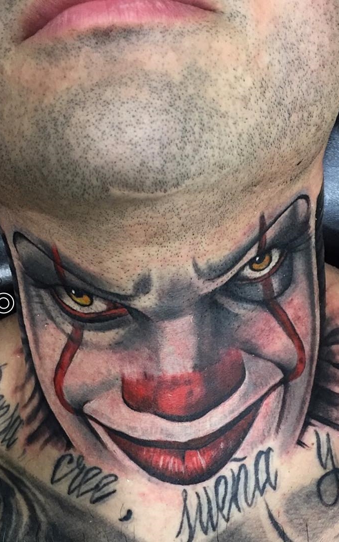 tatouage masculin de clown 44