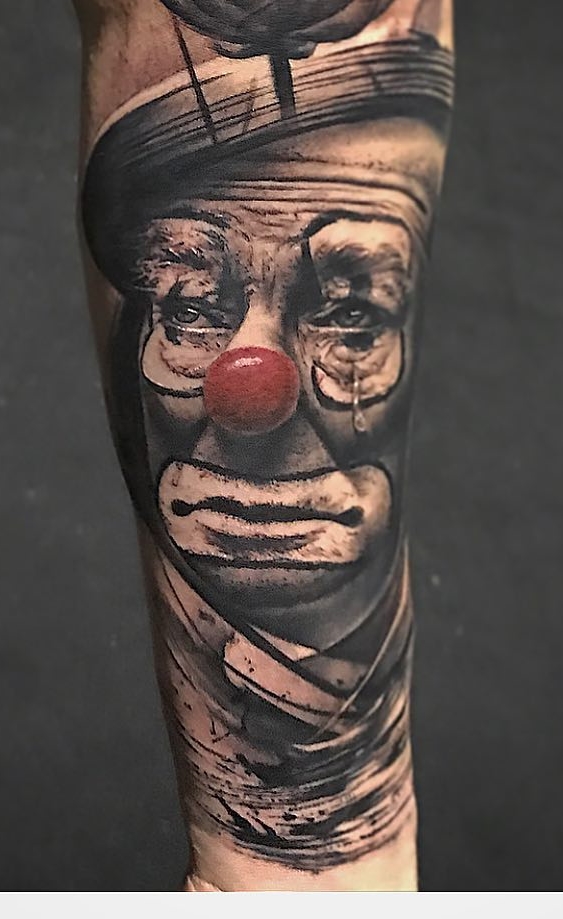 tatouage masculin de clown 75