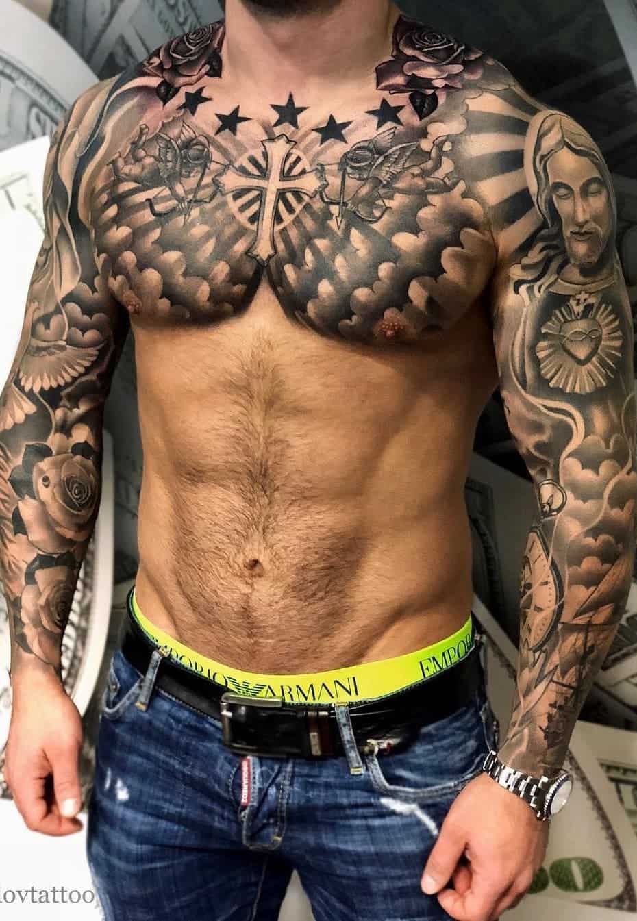 tatouage masculin sur poitrine 07