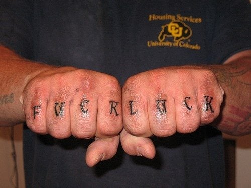 tatuaggio dito articolazione 505