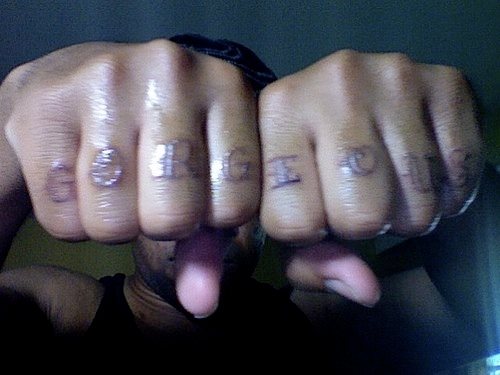 tatuaggio dito articolazione 521