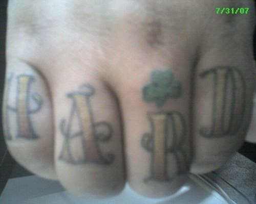 tatuaggio dito articolazione 526