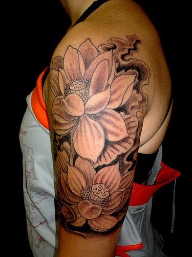 tatuaggio fiore loto 1074