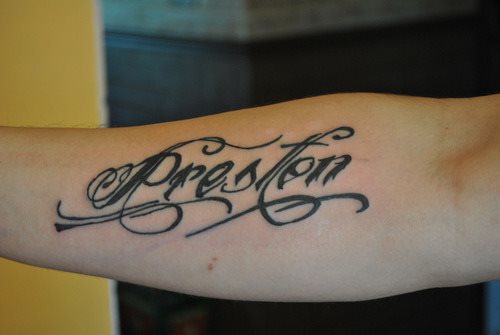 tatuaggio nome 23