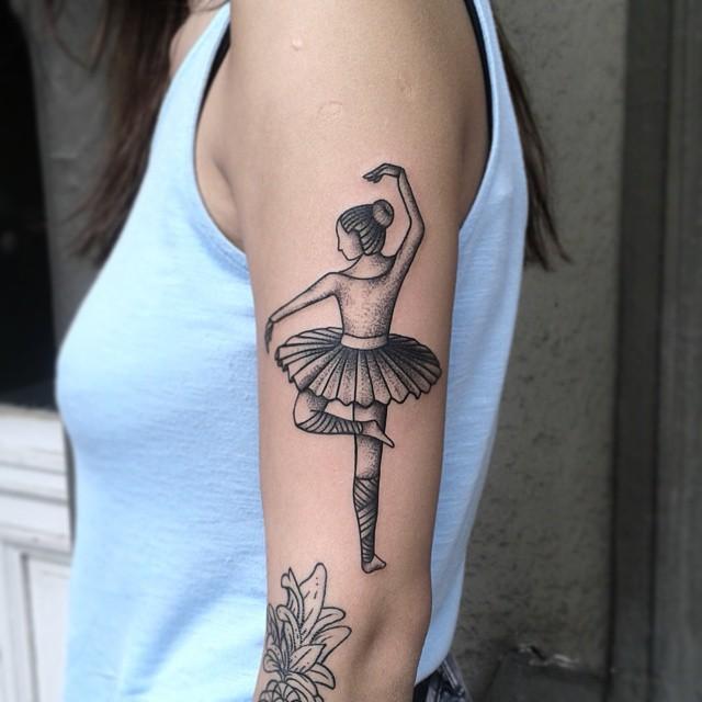 tatuaggio braccio di donna 07