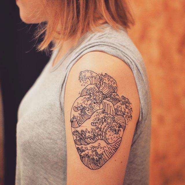 tatuaggio braccio di donna 105