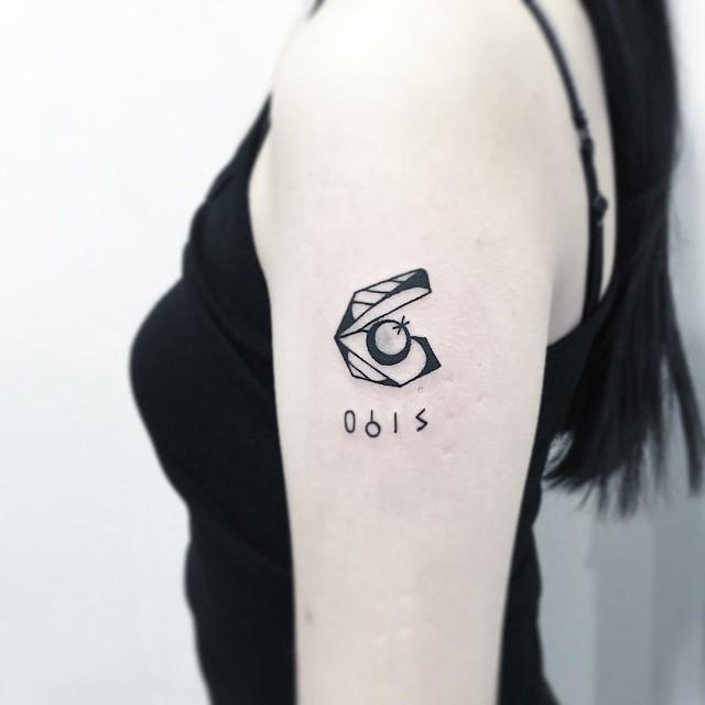 tatuaggio braccio di donna 111