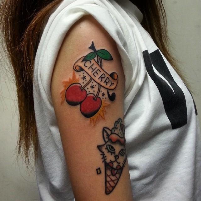 tatuaggio braccio di donna 137