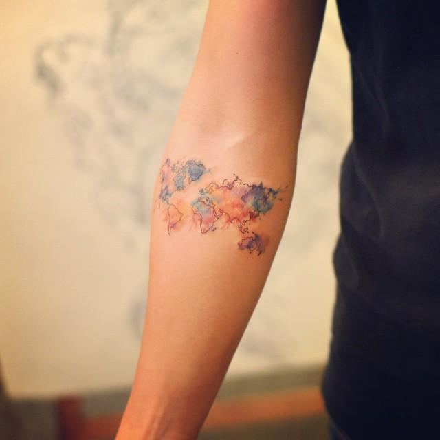tatuaggio braccio di donna 143