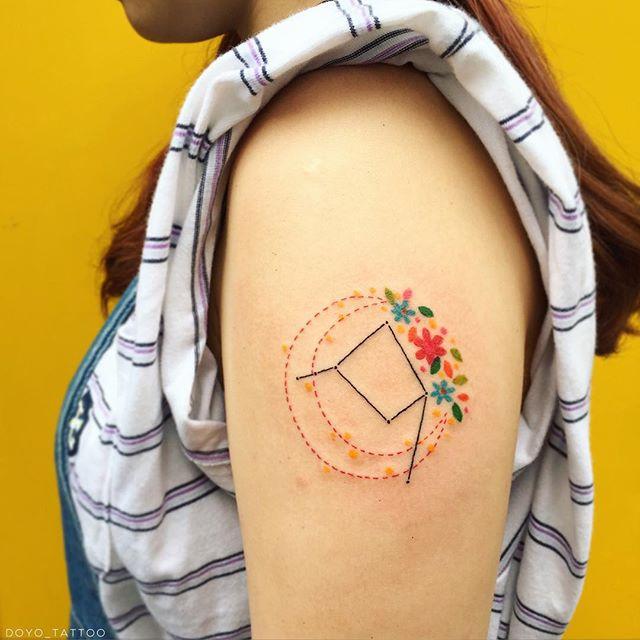 tatuaggio braccio di donna 205