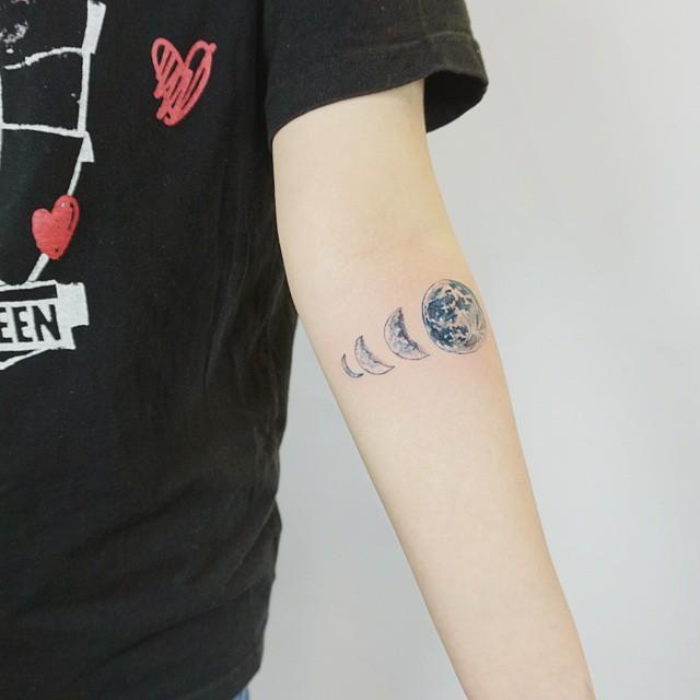 tatuaggio braccio di donna 253