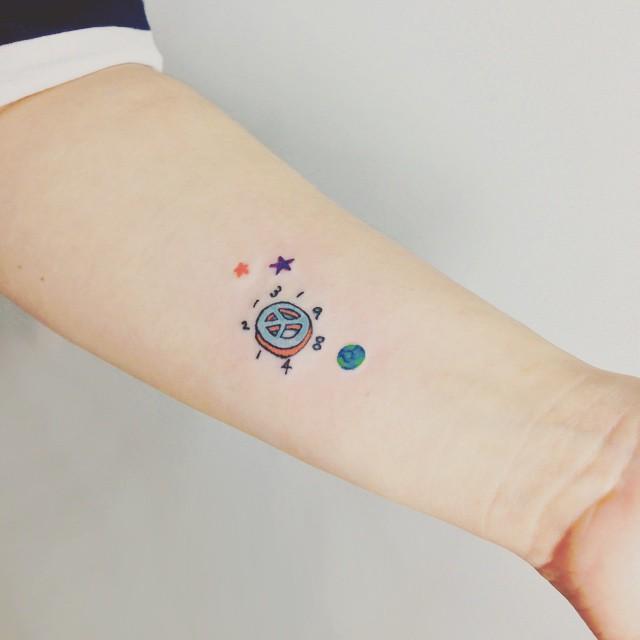 tatuaggio braccio di donna 91