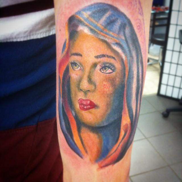 tatuaggio madonna maria 127