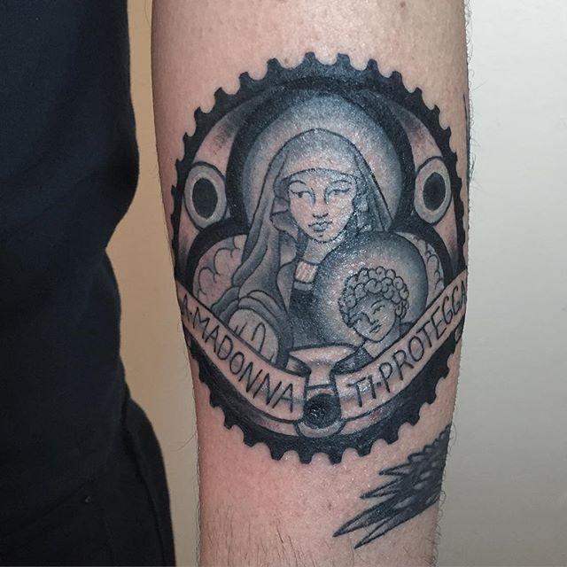tatuaggio madonna maria 45