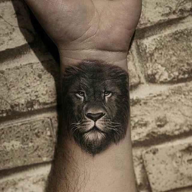 tatuaggio leone 19