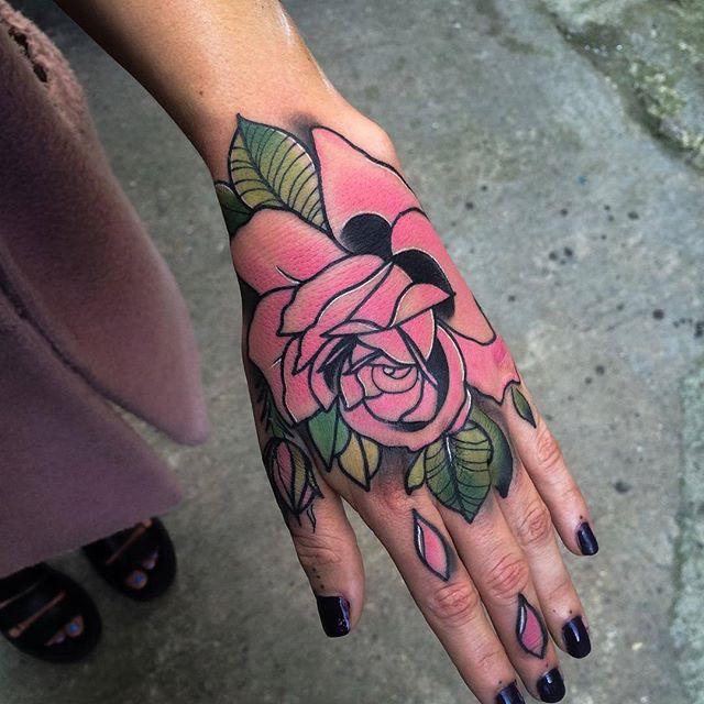 tatuaggio rosa 105