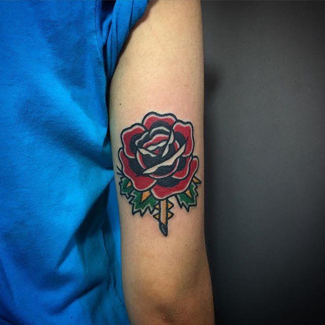 tatuaggio rosa 139