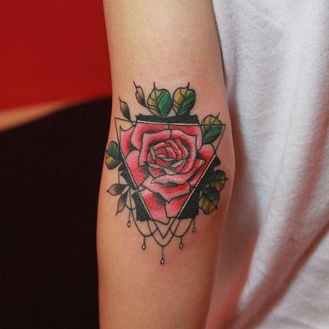 tatuaggio rosa 57