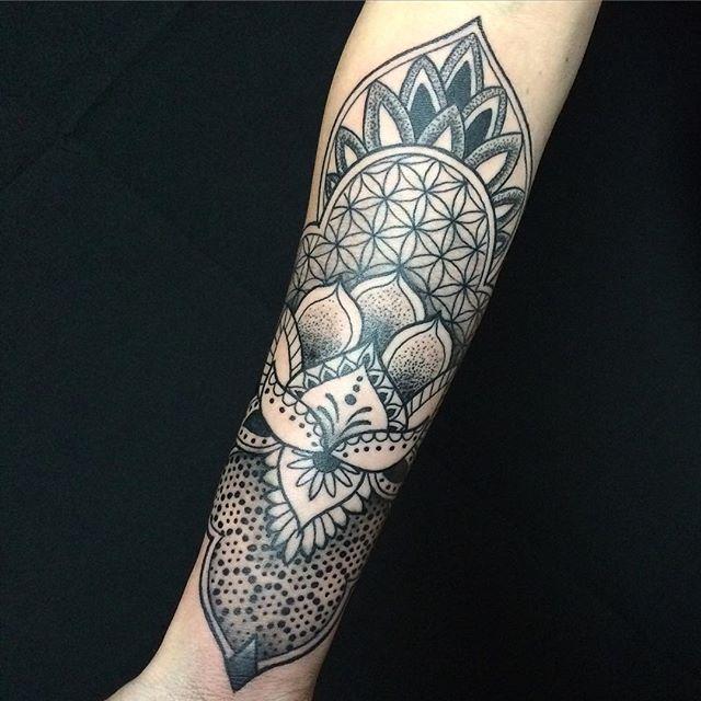 tatuaggio fiore di loto 107
