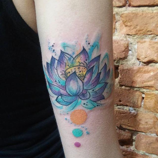 tatuaggio fiore di loto 69
