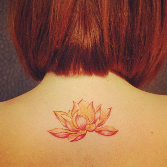 tatuaggio fiore di loto 73