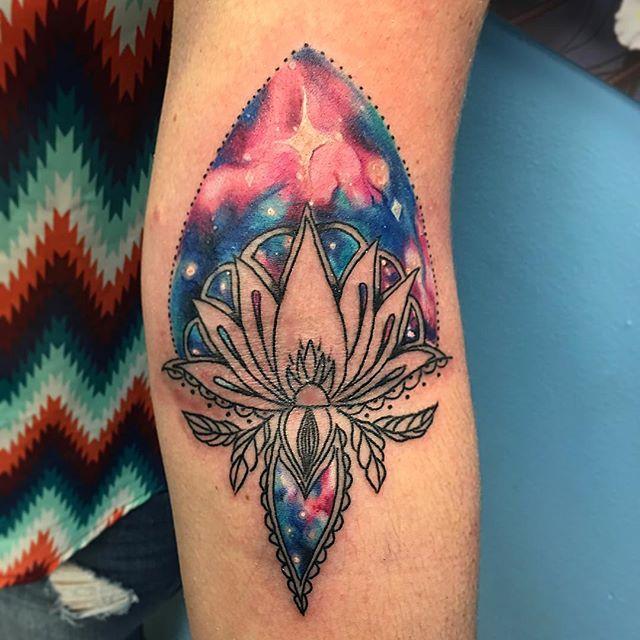 tatuaggio fiore di loto 97