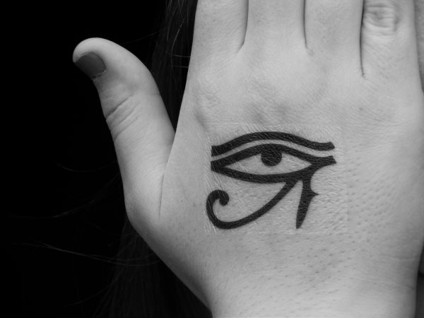 tatuaggio occhio horus ra 65