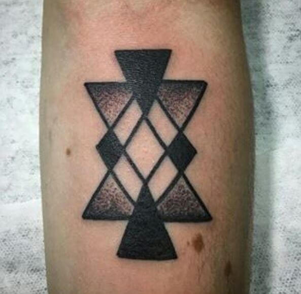 tatuaggio triangolo 03