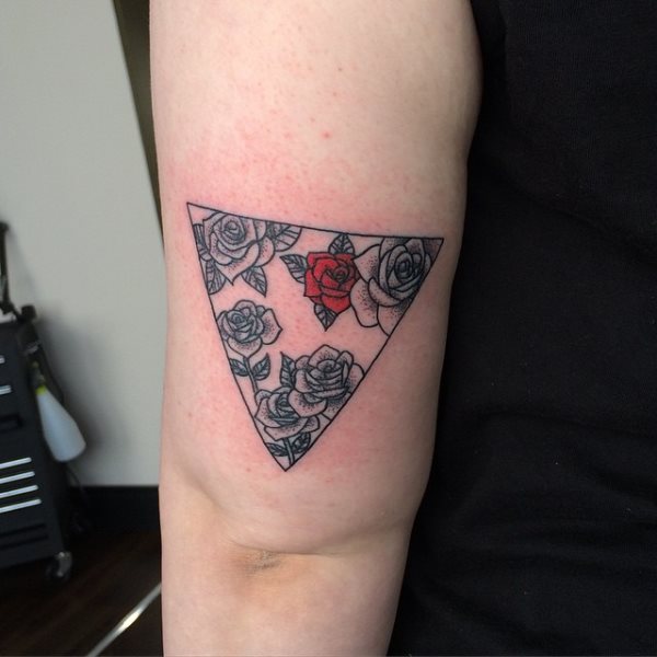 tatuaggio triangolo 103