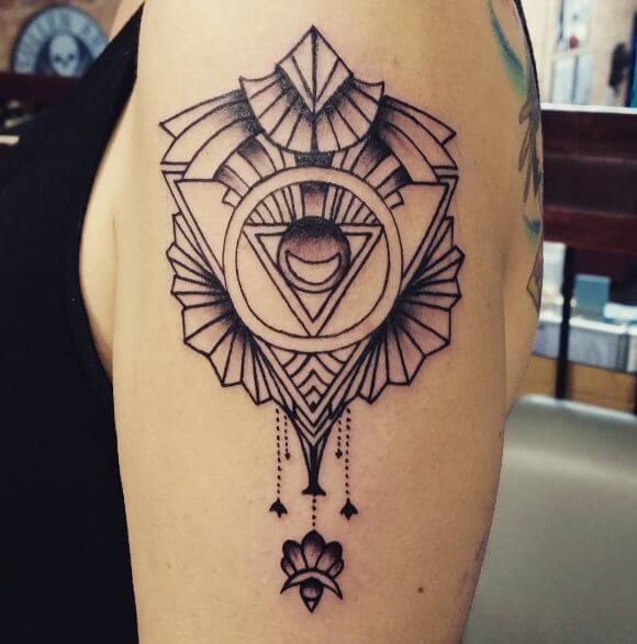 tatuaggio triangolo 11