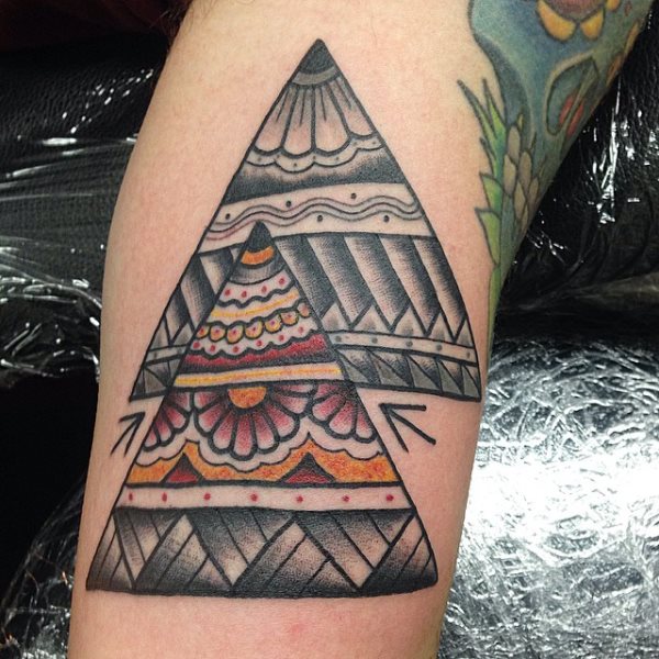 tatuaggio triangolo 113