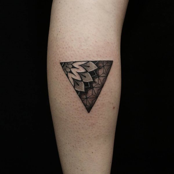 tatuaggio triangolo 173
