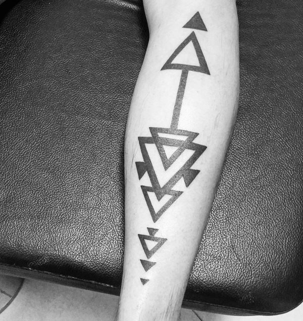 tatuaggio triangolo 185