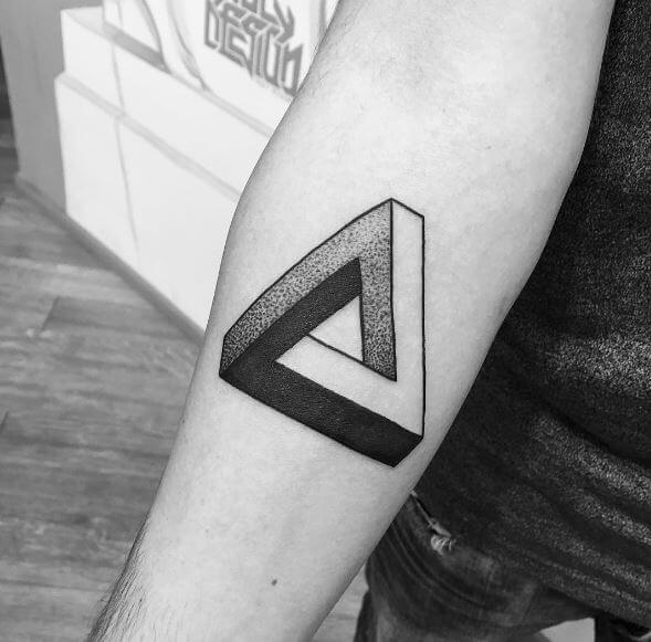 tatuaggio triangolo 195