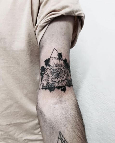 tatuaggio triangolo 197