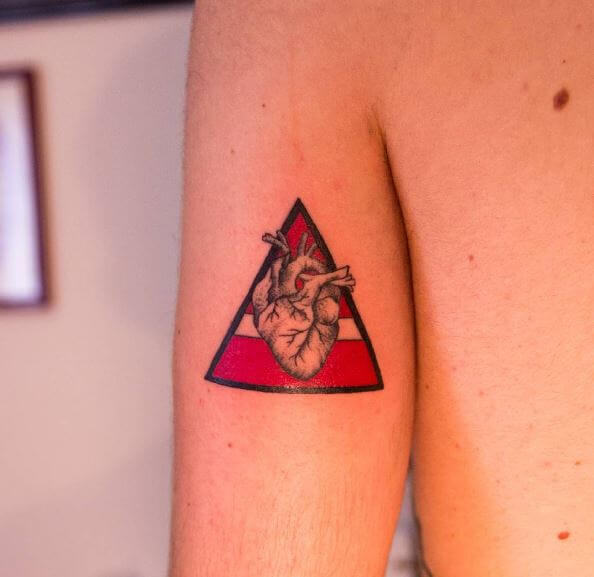 tatuaggio triangolo 37