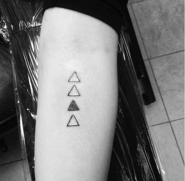 tatuaggio triangolo 63