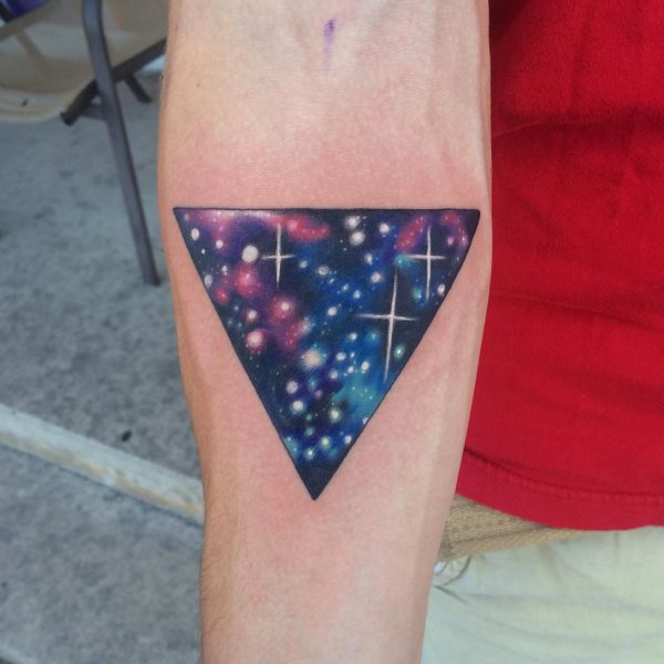 tatuaggio triangolo 77