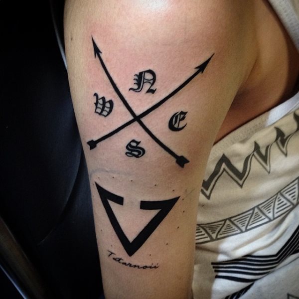 tatuaggio triangolo 99