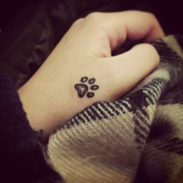 tatuaggio zampa di cane 115