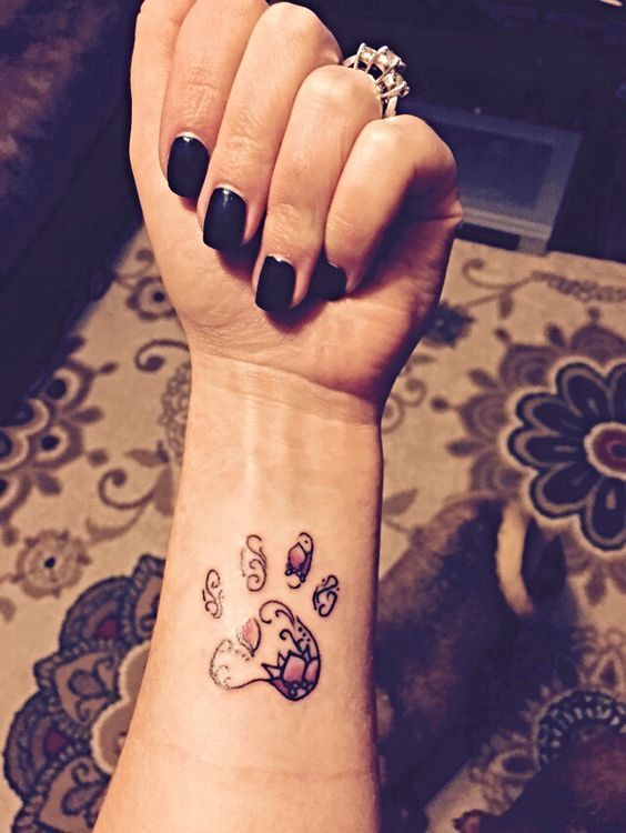 tatuaggio zampa di cane 233