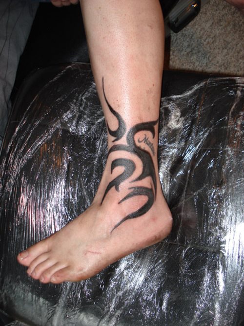 16 tatuaggio tribale 