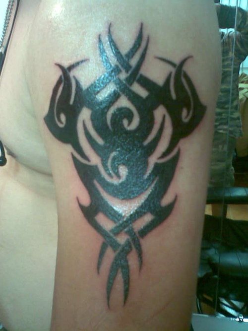 22 tatuaggio tribale