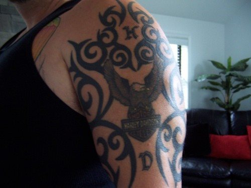 27 tatuaggio tribale 