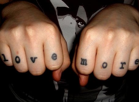 hand tattoo 1009