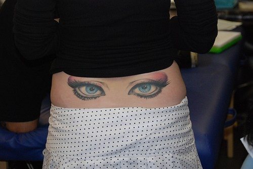 90 coole Tattoos für die Hüfte