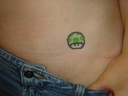 90 coole Tattoos für die Hüfte