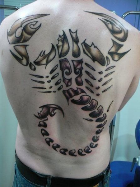 skorpion tattoo 1069