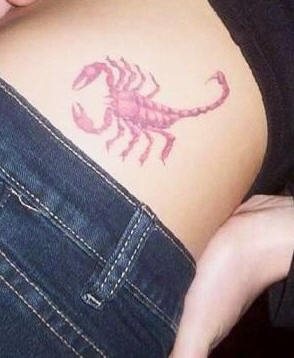 skorpion tattoo 1017