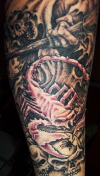 skorpion tattoo 1021